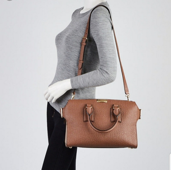 Burberry Medium Clifton Bag - Picture 8 of 8